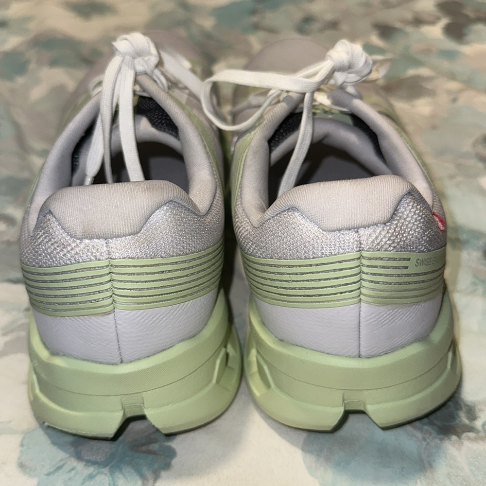 On Cloudgo Women’s Running Shoes Size 11 Like New - image 3